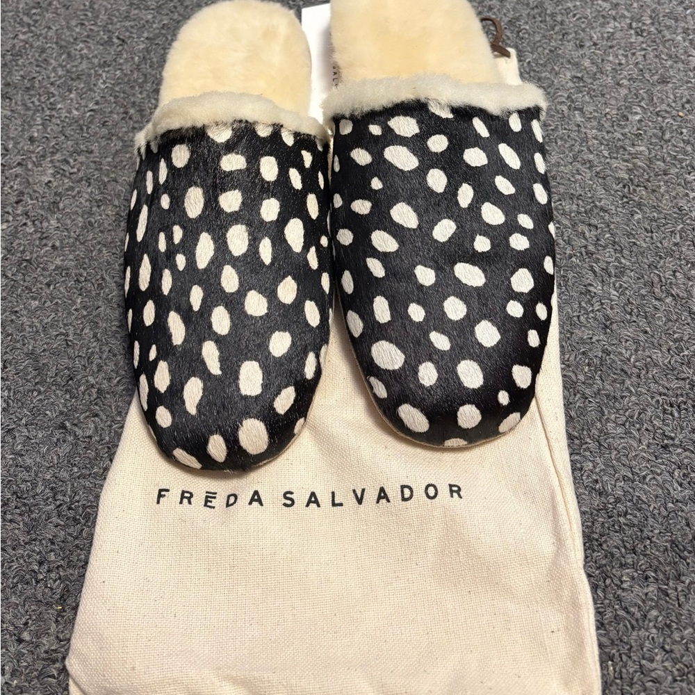 Freda Salvador Beige and Black Slippers